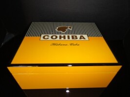 Cigar Wood Humidor Measures 10.25" L x 8.75" W x 4.25" 25 Ct NIB image 7