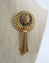 Vintage Freirich gold tone round tassel brooch - £16.23 GBP