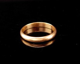 14K GOLD Ring womens wedding ring Vintage yellow GOLD Size 5 1/2 band vintage wo - £260.59 GBP