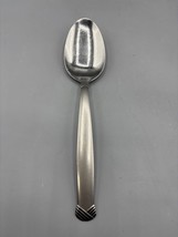 Oneida Rattan Stainless Serving Spoon - $79.67 MXN