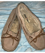 Minnetonka Women&#39;s Brown Leather Suede Faux Fur Lined Moccasin Slippers ... - $315.58 MXN