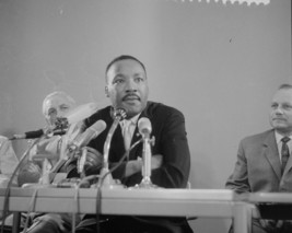 Dr. Martin Luther King Jr. Speaking 8X10 Photograph Reprint - £6.77 GBP