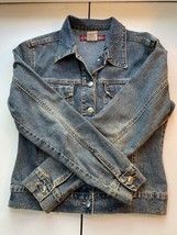 Women’s Jean Jacket Size Med Blue Faded Wash Denim Y2K Button Down YMI L... - $24.75