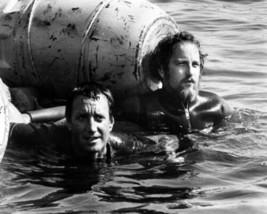 Jaws Roy Scheider &amp; Richard Dreyfuss in water holding on to barrels 4x6 photo  p - £4.71 GBP