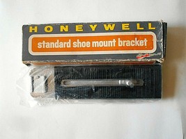 Vintage Honeywell Standard Shoe Mountig Bracket - $7.91