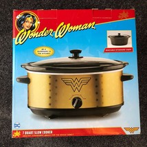 DC Comics Wonder Woman 7-qt Oval Slow Cooker Croc Pot Brand New in Open Box - £51.75 GBP