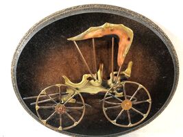 OLD TIMEY WAGON PLAQUE. 3D METAL BUGGY ON PLAQUE. VINTAGE COLLECTABLE ITEM. - $7.69