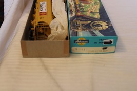 HO Scale Athearn, 55' 4 Bay Covered Hopper, Shell, Yellow #5215 - 1910 Built - $30.00