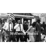 Martin Luther King Jr. Protest March leading from the front B&amp;W 8x10 Glo... - $8.50