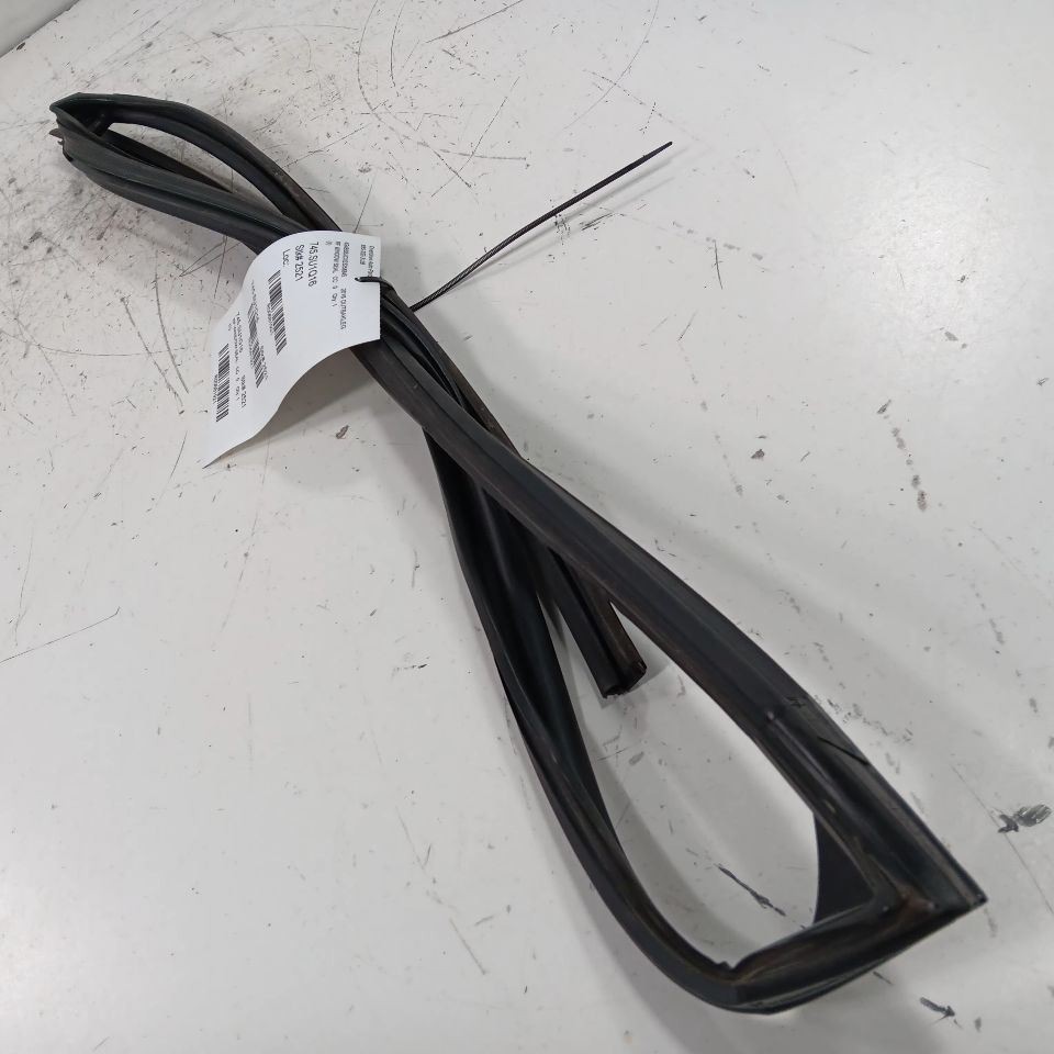 Subaru Outback Legacy Door Glass Window Seal Rubber Right Passenger Fron... - $44.89