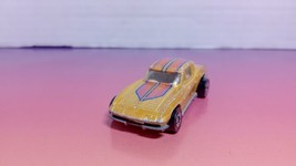 Vintage Mattel Hot Wheels Black Wall 1963 Gold Corvette Split Window HiR... - $2.94