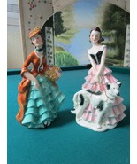 Set of 2 GOEBEL Ladies from 1960s Discontinued in 1980s FF 274 and 275. - €106,02 EUR