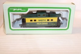 HO Scale Bev-Bel, Cupola Caboose, Reading, Green Yellow, #94074 - 4677 BNOS - £23.98 GBP