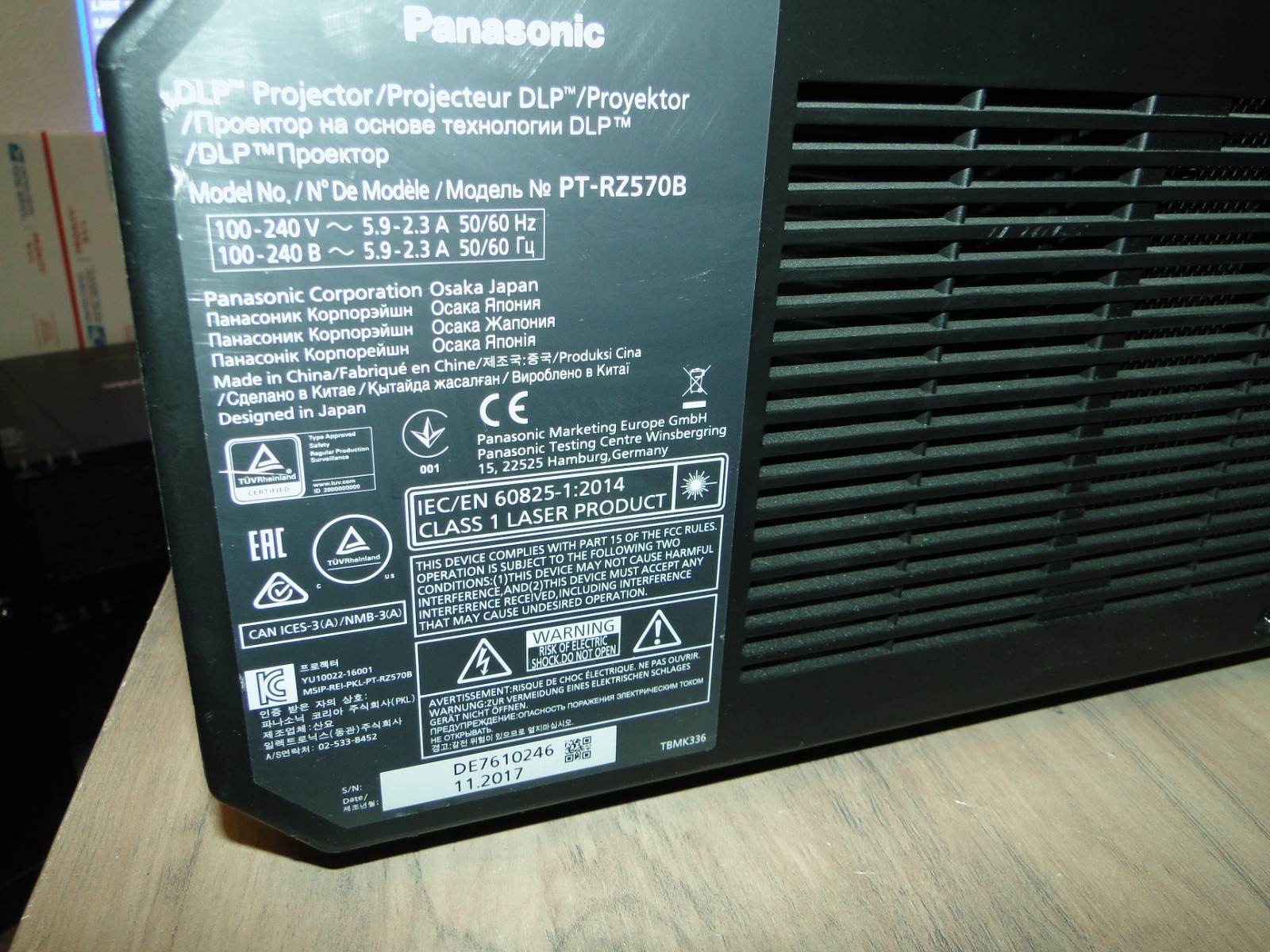 Panasonic DLP Projector PT-RZ570B 509 HOURS Item image 7