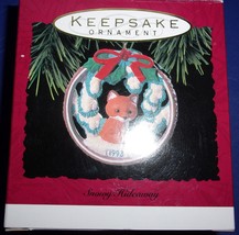 Hallmark Keepsake Ornament Snowy Hideaway With Box 1993 - £4.78 GBP