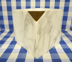 Bath &amp; Body Works Faux Marble Cut-Out Corner Pedestal  3-Wick Candle Hol... - $19.99