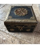 Wooden Jewelry Box - Beautiful Vintage Brass Fitted Square Shape Box. i7... - €25,67 EUR