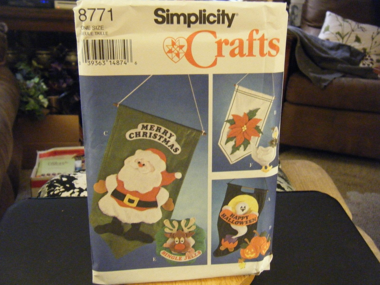 Simplicity 8771 Holiday Wall Hangings Pattern - $9.90