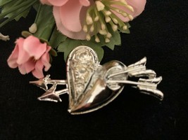 Vtg Double Heart Pin Brooch Rhinestone Hearts Clear Silver Tone  Valenti... - $12.30