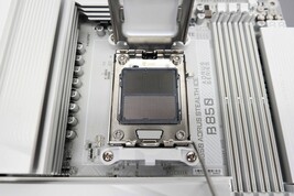 GIGABYTE B850 A STEALTH ICE ATX AM5 AMD B850 ATX Motherboard image 7