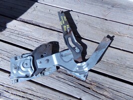 1963 Chrysler 4D RH PS Rear Window Regulator OEM Newport New Yorker 300 ... - $2,070.38 MXN 1963 Chrysler 4D RH PS Rear Window Regulator OEM Newport New Yorker 300 ... - $2,070.38 MXN