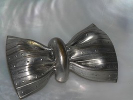 Vintage Large Silvertone Creased Bow Pin Brooch – AS-IS - 1 and 5/8th’s x 2.5 in - £6.16 GBP