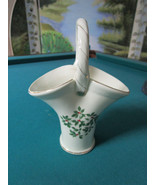Madison &amp; Max Christmas Ceramic Basket Nib  9&quot; Orig - $61.42 CAD