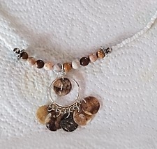 16&quot; white beaded necklace with picture jasper and pendant with shell discs - €4,46 EUR