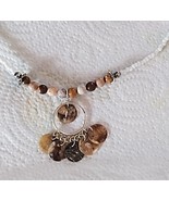 16&quot; white beaded necklace with picture jasper and pendant with shell discs - €4,47 EUR