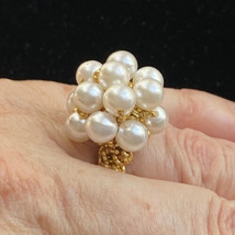 Fun Faux Pearl Beaded Stretch Gold Tone Fashion Ring Size 5.5-6 - £7.14 GBP