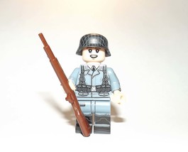 Ktoys Building Luftwaffe Guard German soldier WW2 Army  Minifigure US Toys - £6.70 GBP