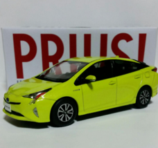 TOYOTA PRIUS Storefront Display Items Lime Green Diecast  1/30 store Lim... - $81.35
