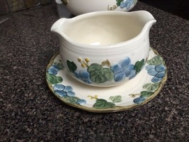 Metlox Poppy Trail Grape Pattern Cream - Sugar &amp; Gravy (P9401B) - £11.99 GBP