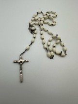 Vintage White Plastic Silver Rosary - €8,11 EUR