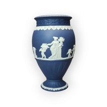 Wedgwood Jasperware Bountiful Vase 8&quot; Cream On Portland Blue Porcelain England - £197.84 GBP