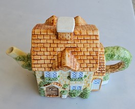 Vintage Heritage Mint Collectibles Cottage Teapot Home Decor Ceramic Han... - $19.34