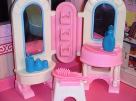 Fisher Price Loving Family Dream Dollhouse Vanity Perfume Bottles Accessories Lt - £11.89 GBP