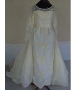 Wonderful Vintage 1950&#39;s Wedding Dress - BEAUTIFUL LACE AND TULE WITH TRAIN - $247.49