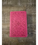 Crossways ESV Compact Holy Bible English Standard Version - $160.69 MXN