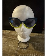 Peepers Womens Reading Sunglasses 2.50 - $81.33 CAD