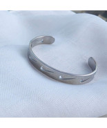 New Mens Nike Swoosh Logo Silver Bangle Wrist Bracelet One Size Fits All - €17,16 EUR