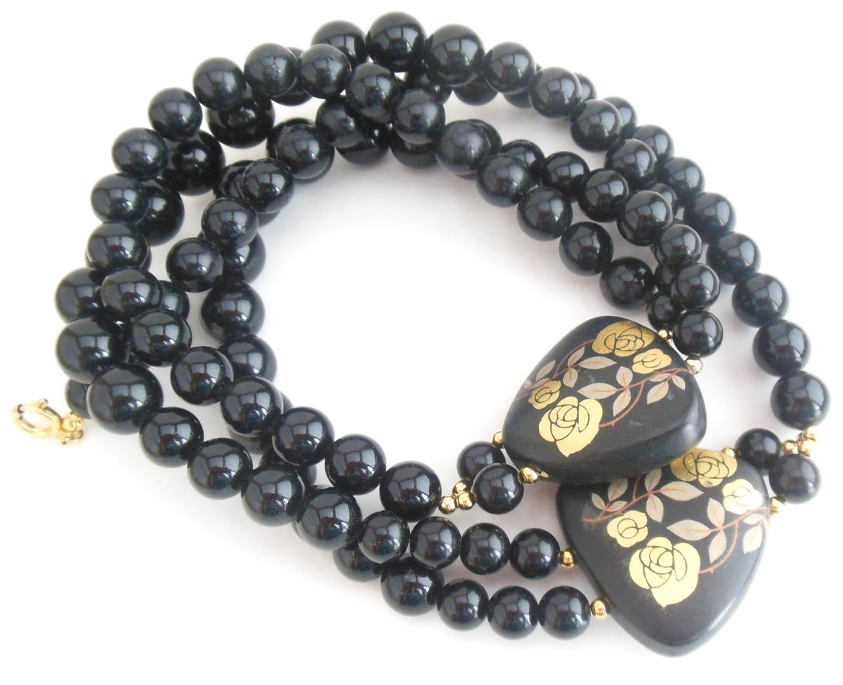 Primary image for Vintage Ladies Japan Jewelry Black Graduated Beaded Necklace Gold Rose Flowers