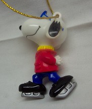 Peanuts Gang HOLIDAY WINTER SNOOPY ICE SKATING 2&quot; PLASTIC PVC CHRISTMAS ... - $14.85