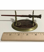 HARRY POTTER Olliwander  WAND IN ORIGINAL BOX -TM &amp; WBEL (s19) - $1,407.68 MXN