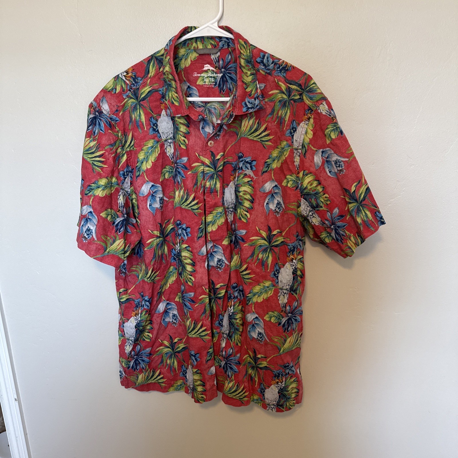 Tommy Bahama Hawaiian Shirt Mens X-Large Red Floral Parrot AOP Button Up - $29.87