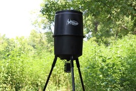 Wild Game Innovations 225 lb 30 Gallon Hunting Deer Digital Timer Feeder  - $2,319.47 MXN