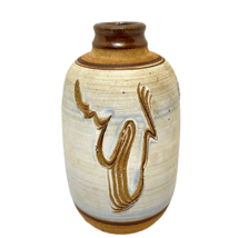 Vintage 1989 Art Pottery Vase Etched Design Artist Signed 7&quot; Tall Brown Tan - £36.18 GBP