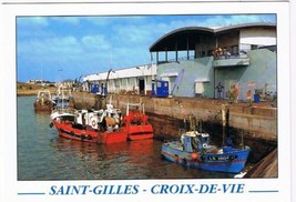 France Postcard Saint Gilles Croix de Vie Cote de Lumiere Baineaire Station Fish - £2.32 GBP