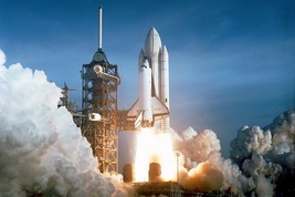 SPACE SHUTTLE COLUMBIA (STS-1) FIRST LAUNCH APRIL 1981 4X6 NASA PHOTO RE... - $7.97