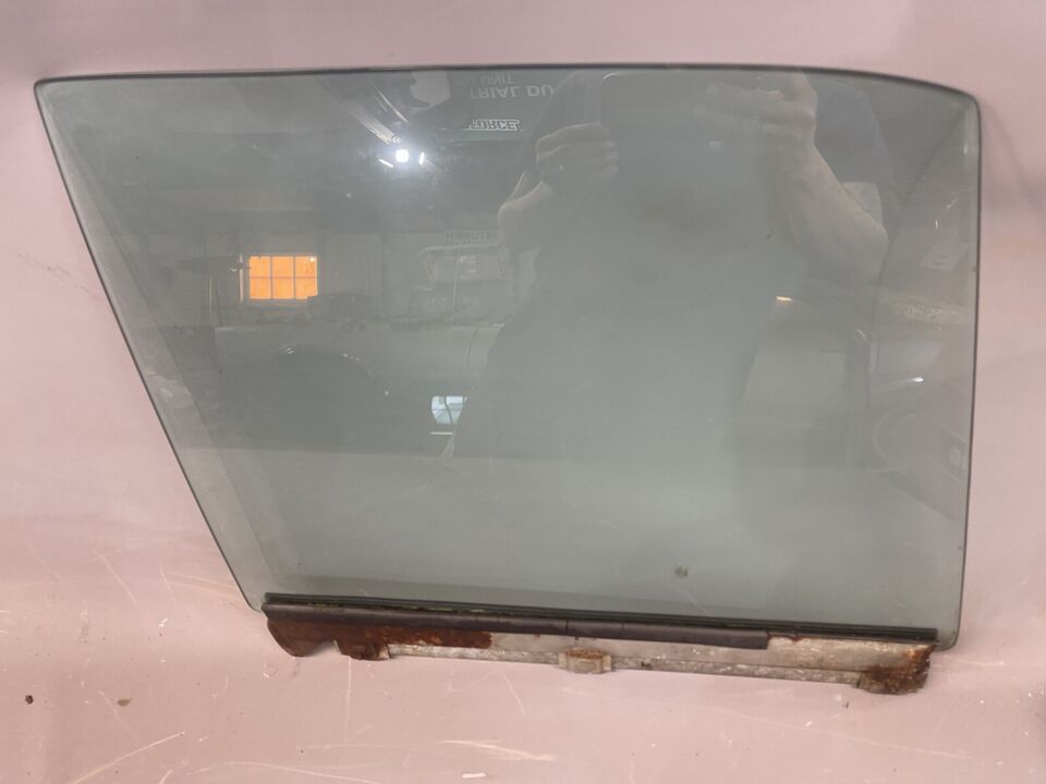 1967 1968 Ford Galaxie 4 Door Sedan Front Right Glass Side Window Monter... - $177.34